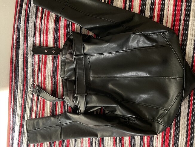 m Beden siyah Renk Pull and bear Deri ceket