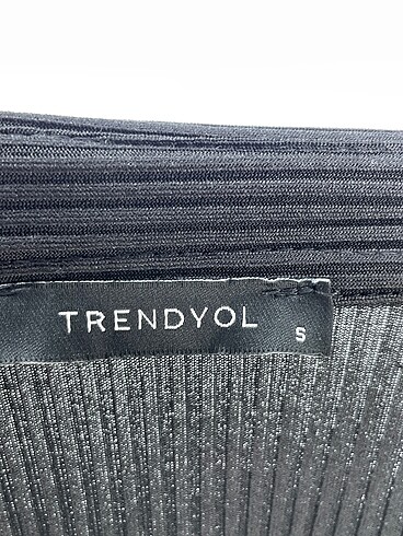 s Beden siyah Renk Trendyol & Milla Gömlek %70 İndirimli.