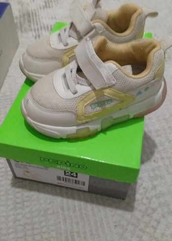 24 Beden Kız Çocuk Beyaz Sneaker - Yılan Desenli, Cırtcırtlı
