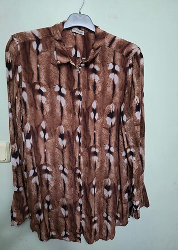 Düğmeli Uzun Kollu Kahverengi Batik Gömlek
