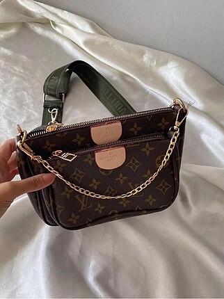 Louis Vuitton Askılı çanta