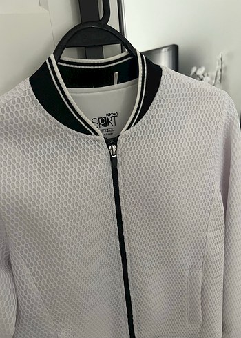 Beyaz Fermuarlı Kadın Spor Ceket - Görsel 4