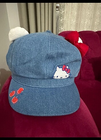KOLEKSİYON HELLO KITTY ŞAPKASI
