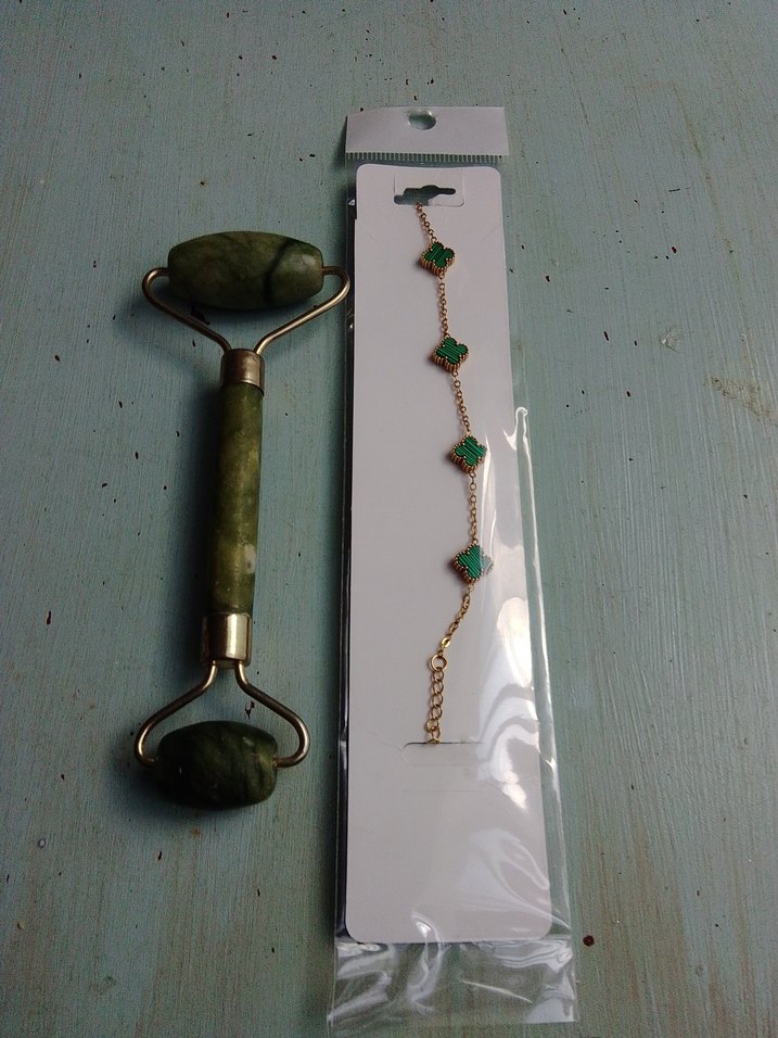 Yeşim Taşı Yüz Masaj Aleti ve Bileklik - Görsel 2