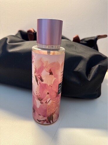 Victoria s Secret vs vücut spreyi