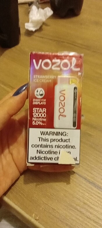 Vozol 12k strawberry ice cream