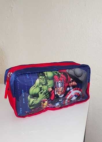 Marvel markalı kalemlik