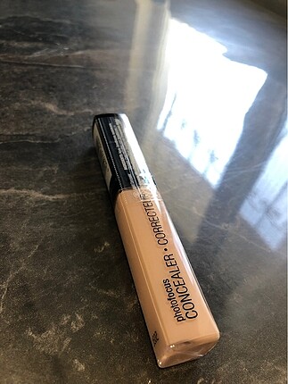 wet n wild Photo Focus Concealer Kapatıcı