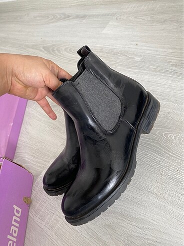 Deichmann Kadın bot