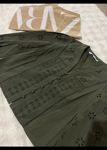 Zara Nakışlı, V Yakalı, Düğmeli Haki Kadın Zara Gömlek