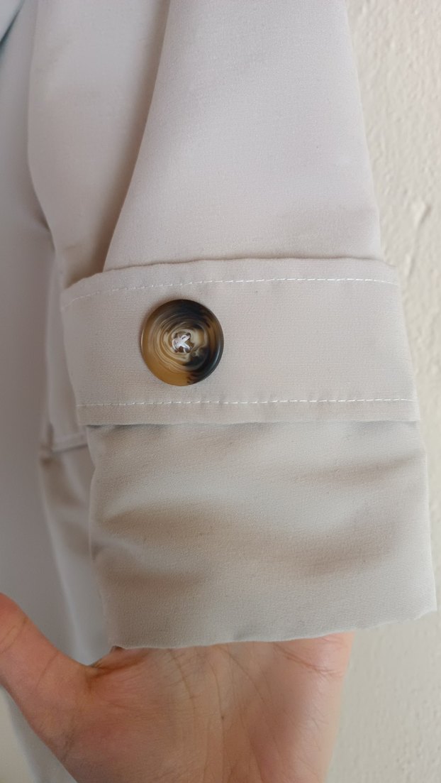 Düğmeli Bej Kadın Trençkot - Görsel 2