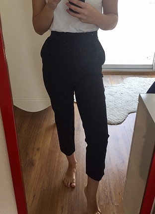 Kalıbı şahane kumaş pantolon. Zara değildir butikten almıştım.