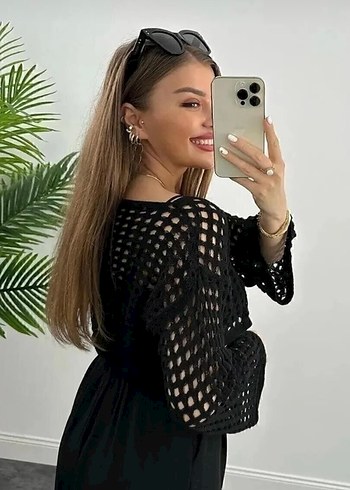 universal Beden Siyah delikli crop Triko Bluz