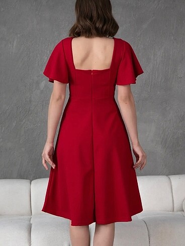 Kırmızı elbise - Görsel 8