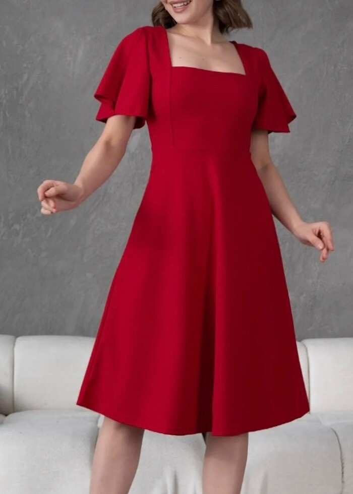 Kırmızı elbise - Görsel 4