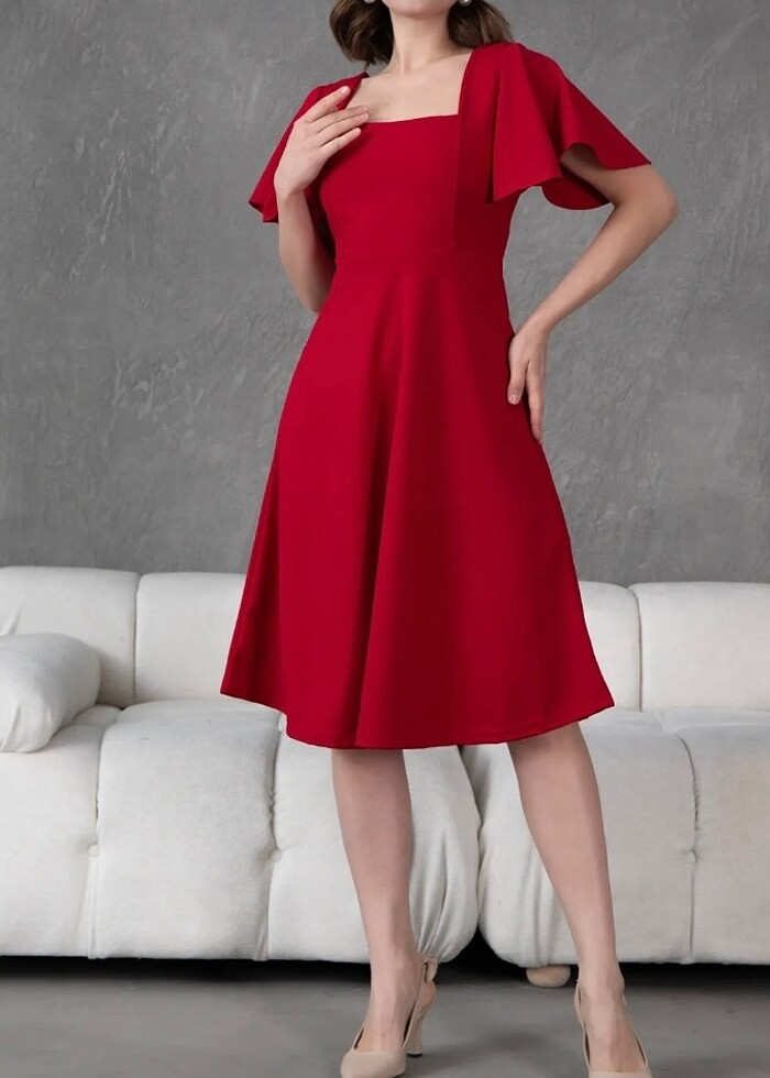 Kırmızı elbise - Görsel 2