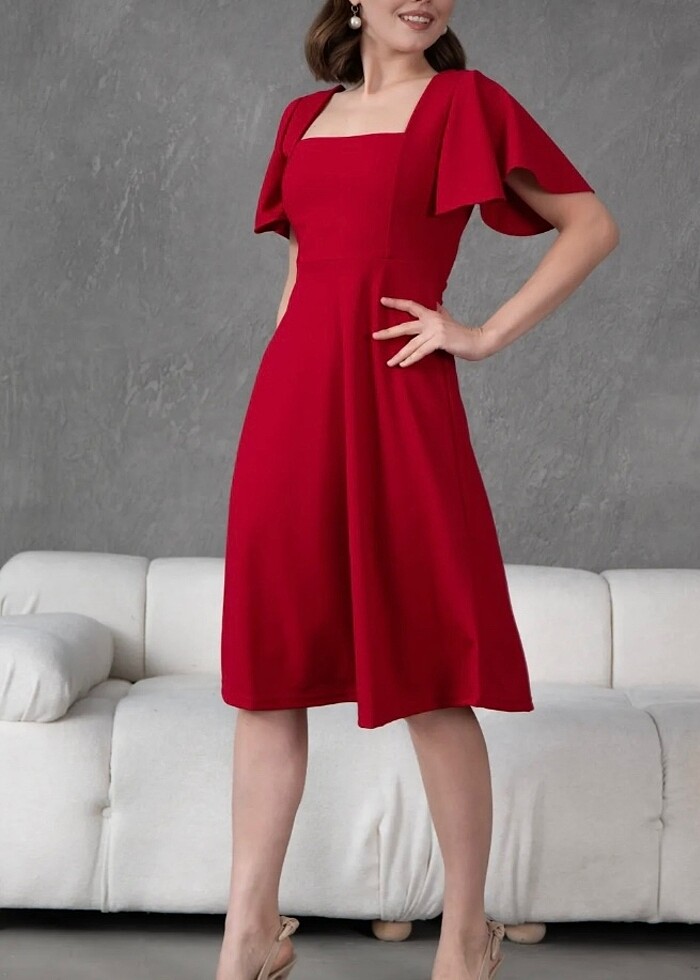 Kırmızı elbise - Görsel 5