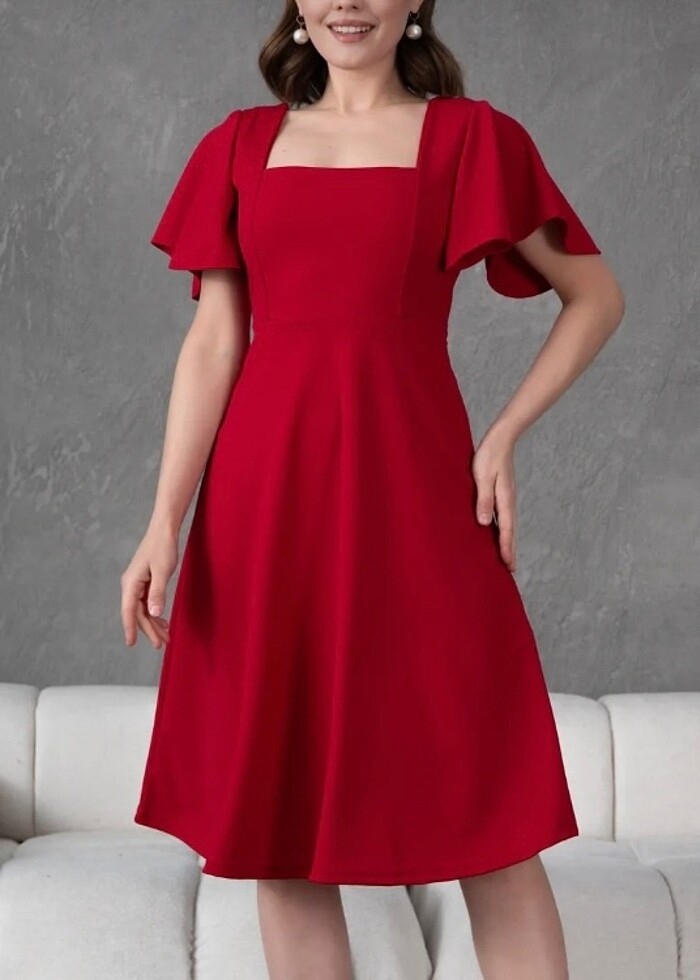 Kırmızı elbise - Görsel 3