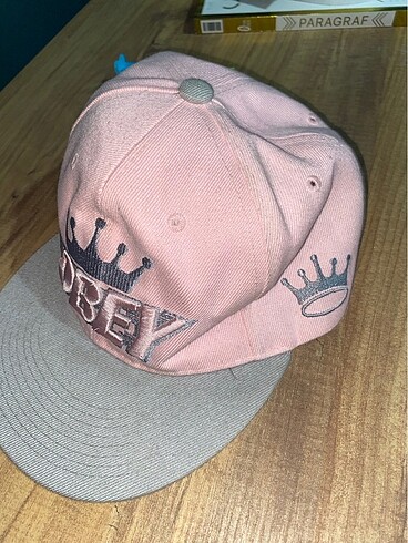 Obey Pembe şapka