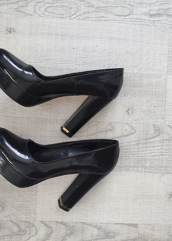 36 Beden Siyah Rugan Stiletto Topuklu Kadın Ayakkabı