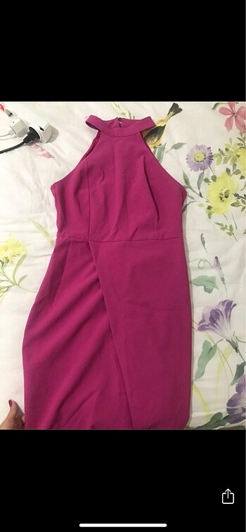 Pembe elbise