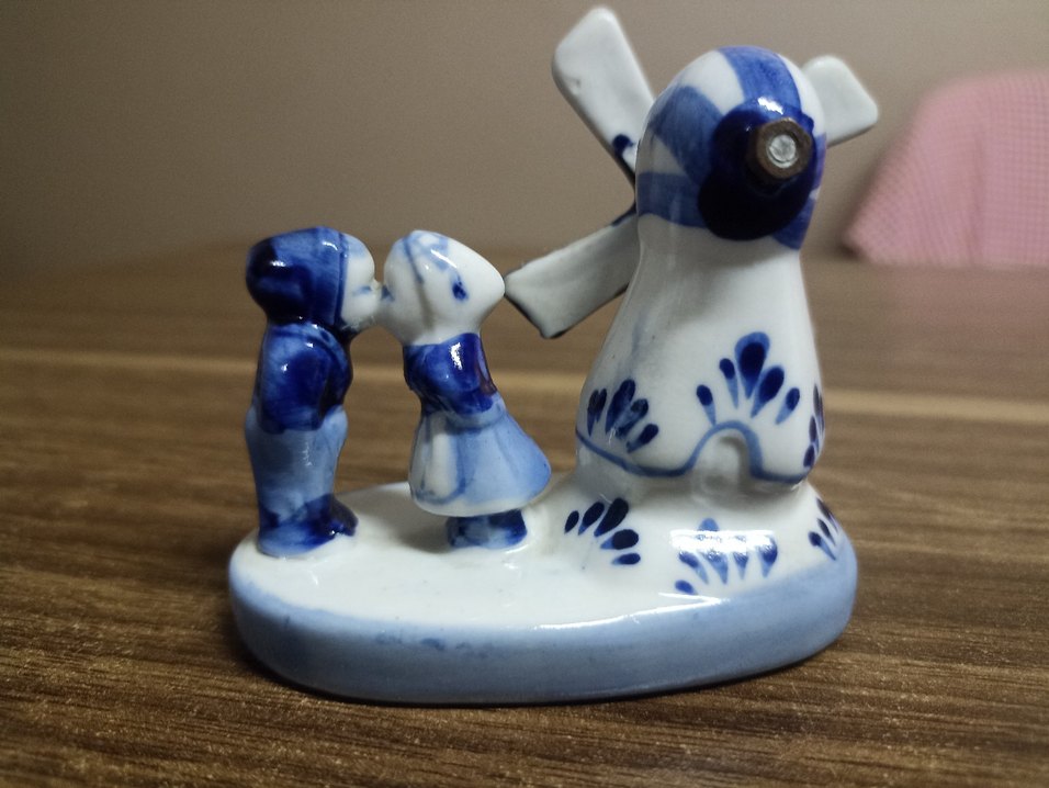 Mavi Rüzgar Gülü ve Öpüşen Çocuklar Biblosu - Görsel 2