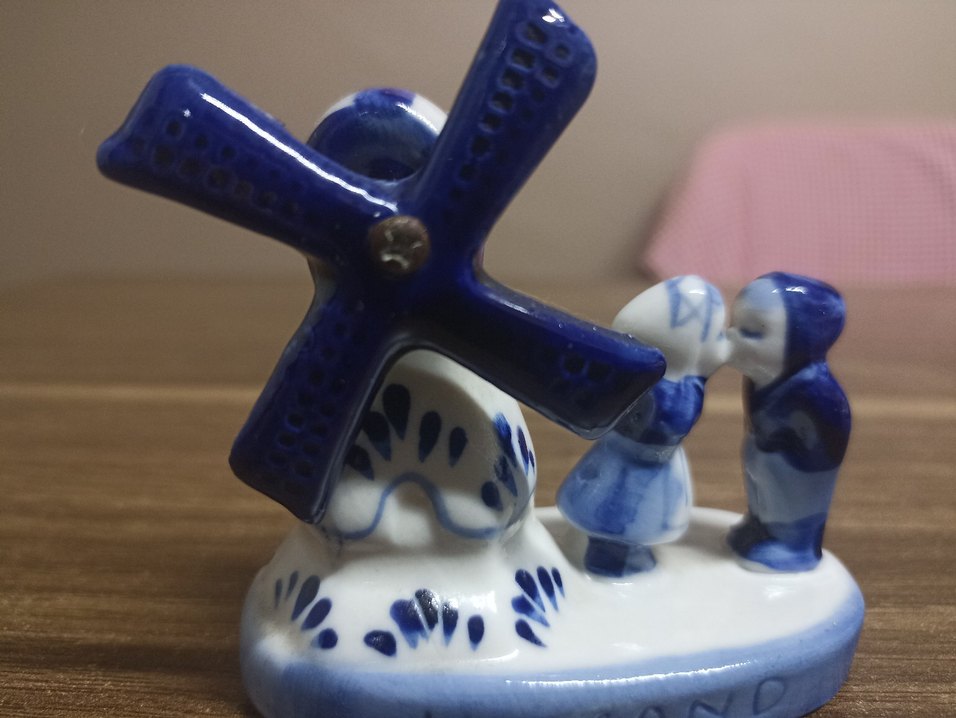 Mavi Rüzgar Gülü ve Öpüşen Çocuklar Biblosu - Görsel 3