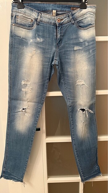 Mango yırtık jeans