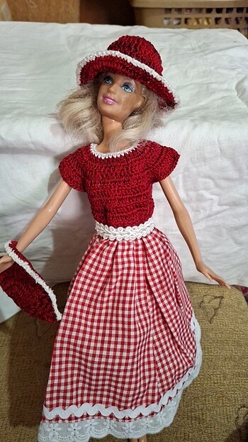 Barbie bebek elbise