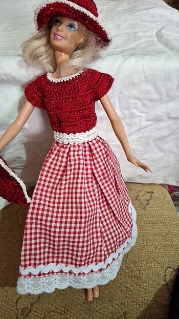 Diğer Barbie bebek elbise