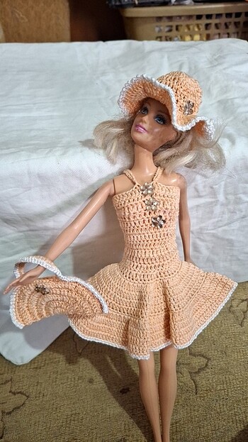 Barbie bebek elbise