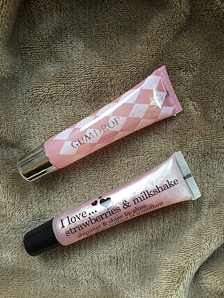 İki tane lipgloss