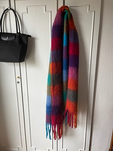 Acne studios model atki