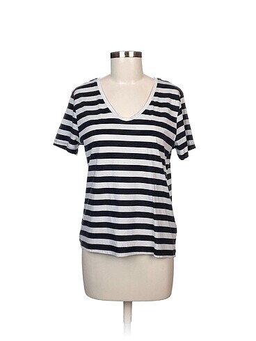 Defacto T-shirt %70 İndirimli.