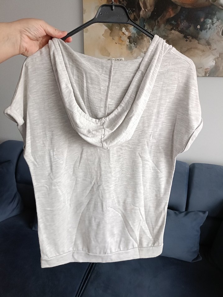 Bej V Yaka Kısa Kollu Kadın Tişört - Görsel 3