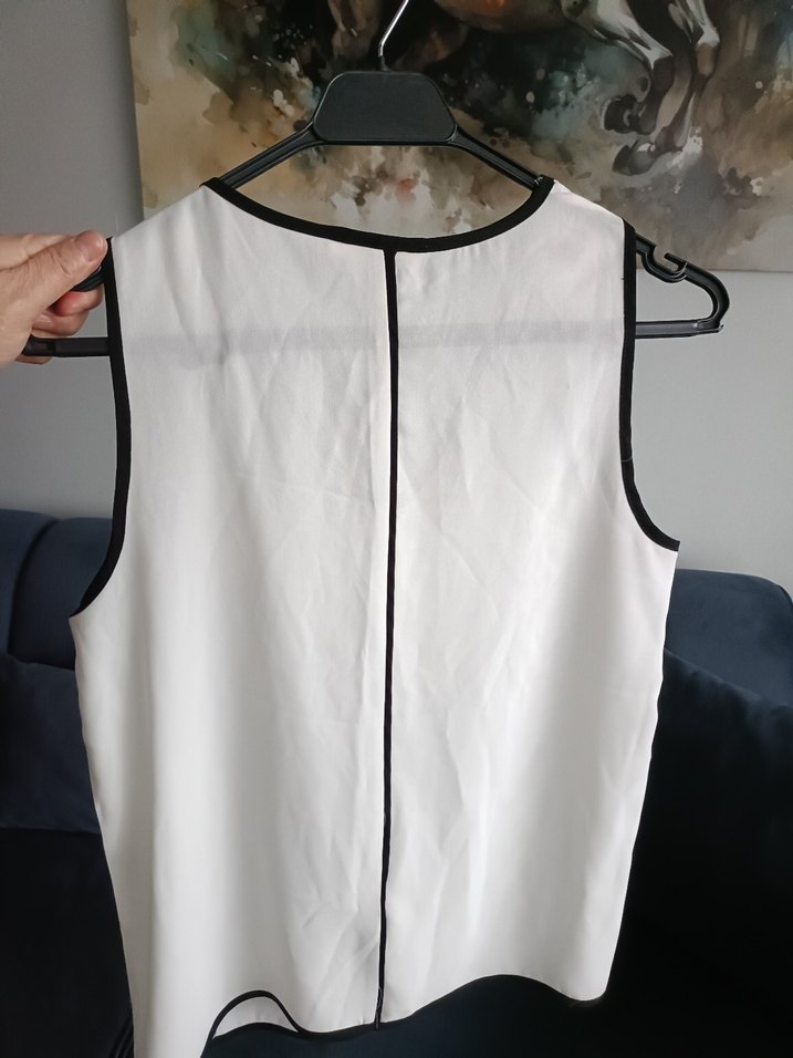 V Yaka Kolsuz Beyaz Bluz - Görsel 3