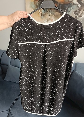 Düğmeli Siyah Desenli Kısa Kollu Bluz - Görsel 3