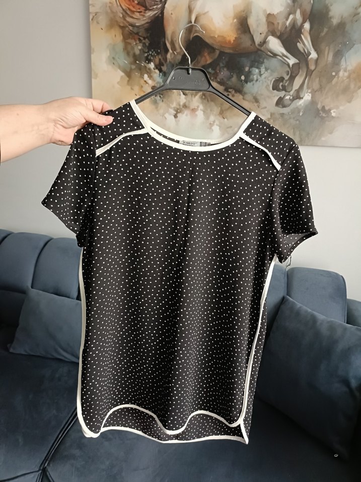 Düğmeli Siyah Desenli Kısa Kollu Bluz - Görsel 2