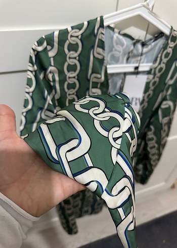 Etiketli ZARA Yeşil Elbise - Görsel 2