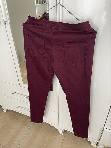 32 Beden bordo renk dar paça pantolon