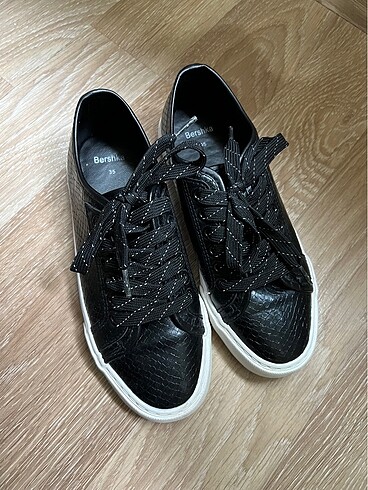 BERSHKA SPOR AYAKKABI ZARA MANGO