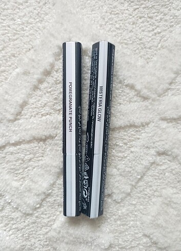 Avon Avon dudak parlatıcı Wisteria Glow