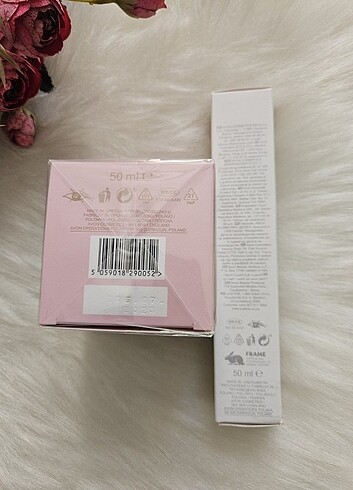Avon İncandessence lotus