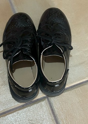 Parlak Siyah Çocuk Özel Ayakkabı - Görsel 3