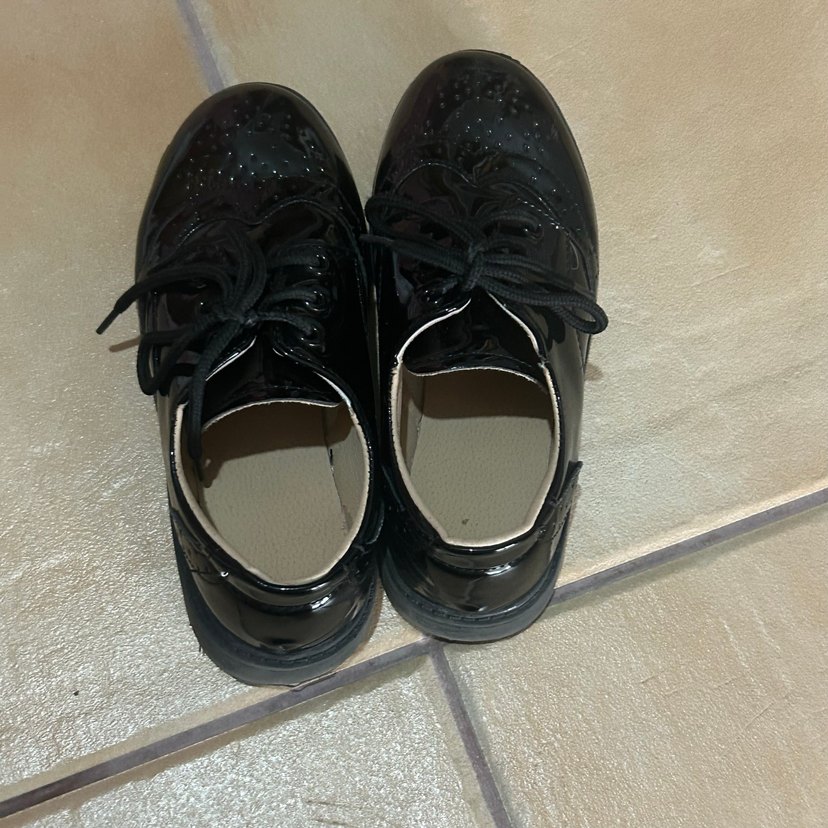 Parlak Siyah Çocuk Özel Ayakkabı - Görsel 3