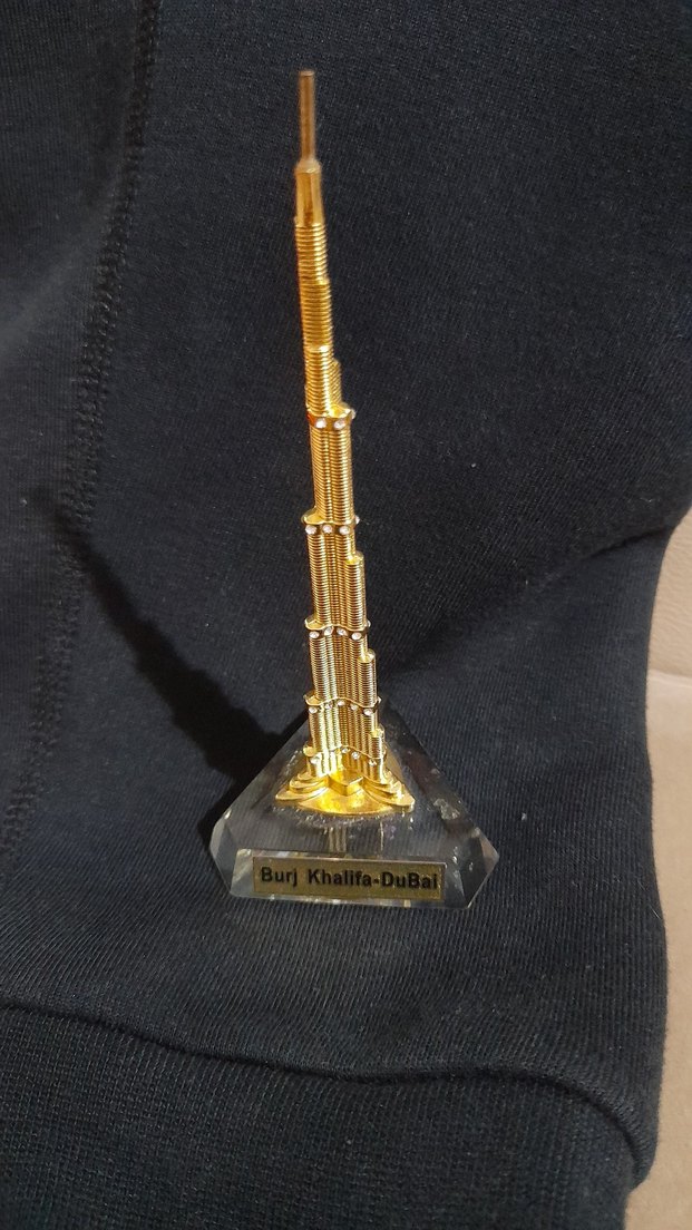 Parlak Altın Burj Khalifa Figürin - Görsel 2