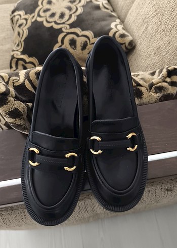 38 Beden Kara Yılan Desenli Tokalı Platform Kadın Loafer