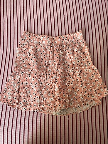 Pembe çiçekli etek (içi şortlu)