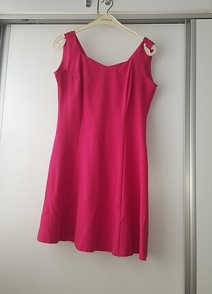 Pembe elbise 