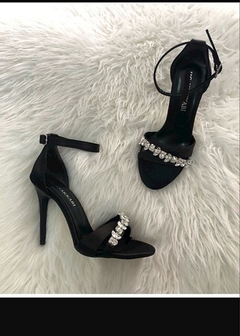Siyah Stiletto Taş Detaylı Kadın Topuklu Ayakkabı